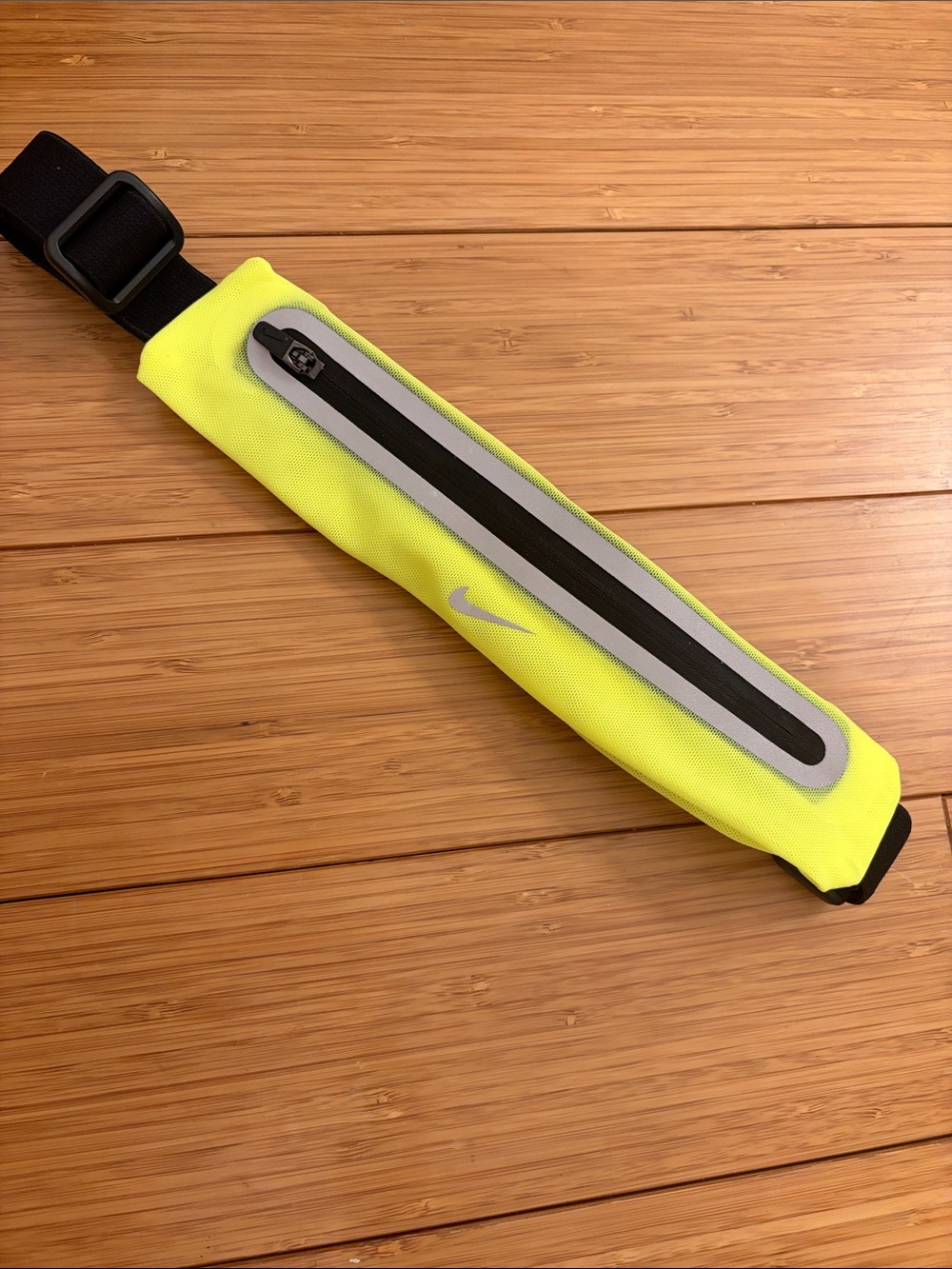 Nike Neon Yellow Reflective Running Belt with Black Zip